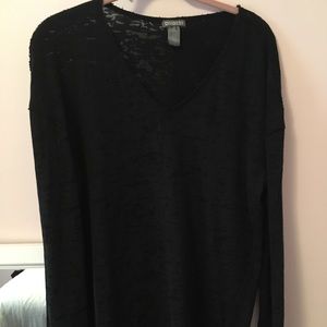 Distressed burn out men’s divided top